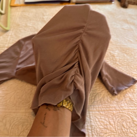 Free People Mauve Ribbed Woman’s Top Half Sleeves Layering Fitted Fall Festival - Picture 10 of 13